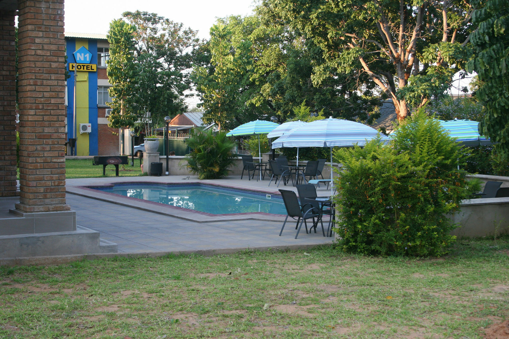 N1 Hotel & Campsite Victoria Falls Exterior foto